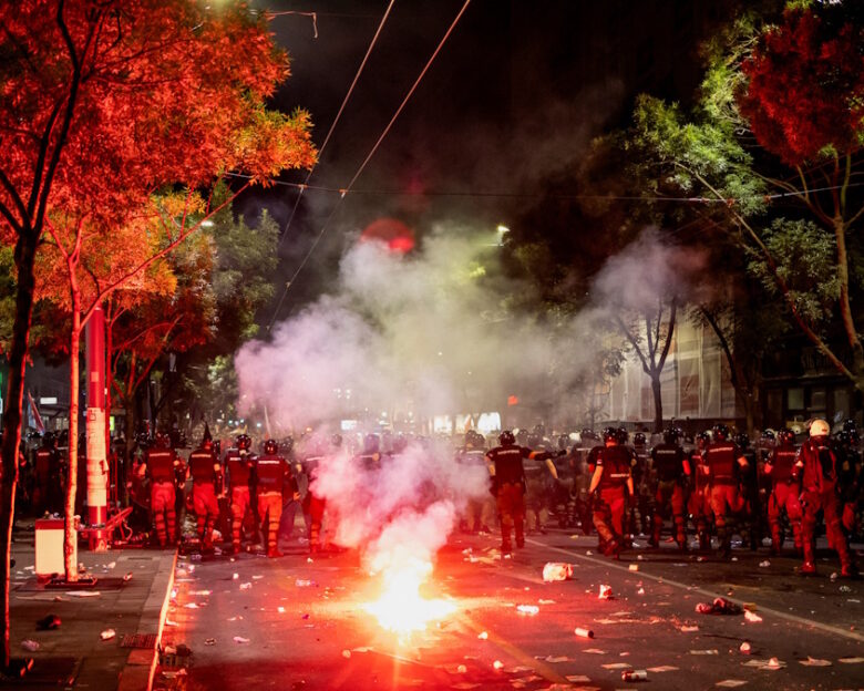 Ρωσία: «Δεν αποκλείεται οι αντικυβερνητικές δηλώσεις στη Σερβία να είναι απόπειρα έγχρωμης επανάστασης»