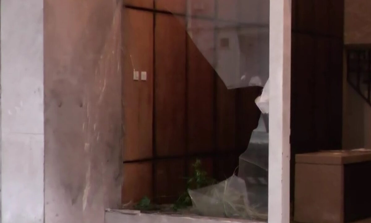 Επίθεση με γκαζάκια στο σπίτι του Στράτου Σιμόπουλου