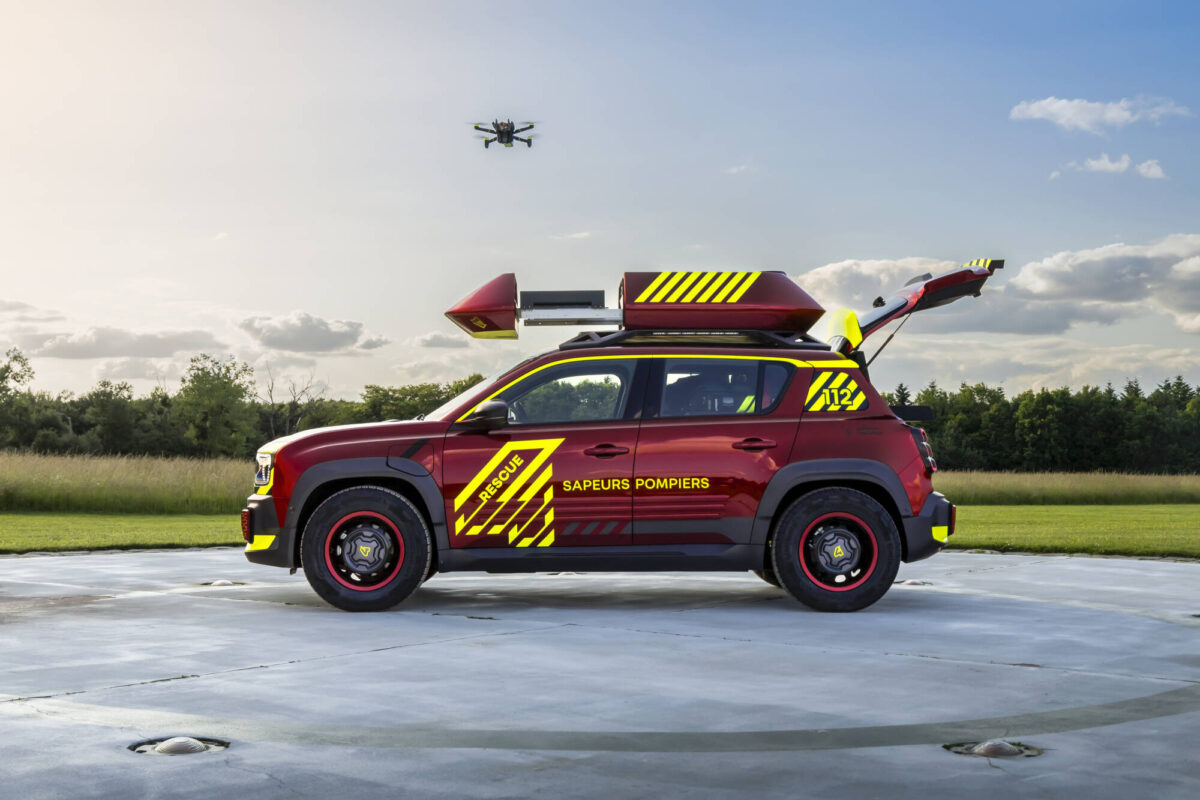 RENAULT 4 E-TECH ELECTRIC vision 4rescue