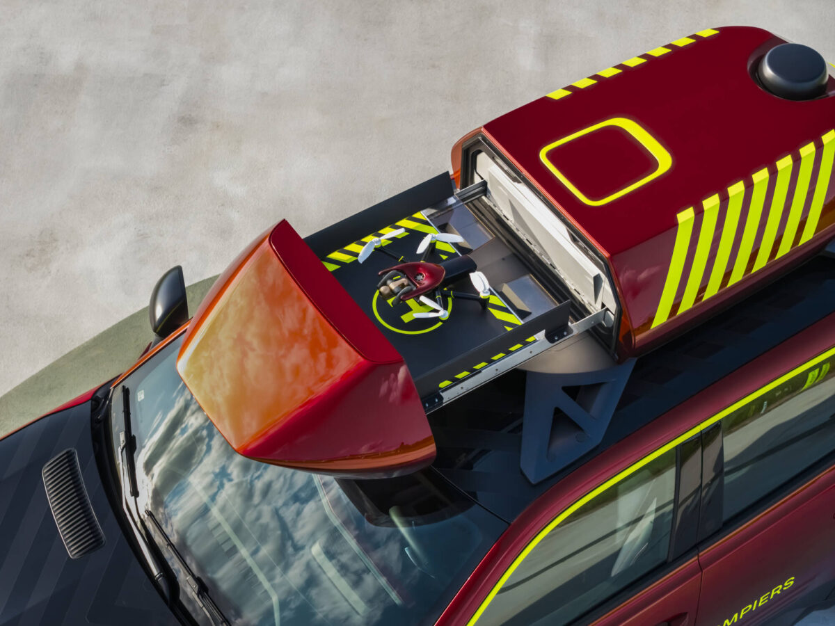 RENAULT 4 E-TECH ELECTRIC vision 4rescue