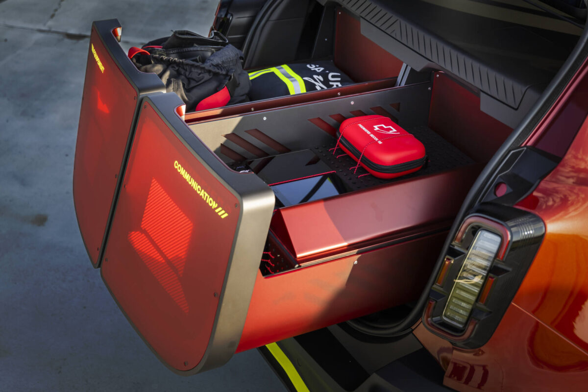 RENAULT 4 E-TECH ELECTRIC vision 4rescue