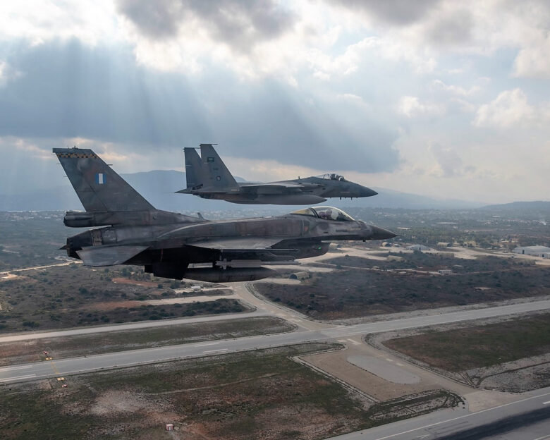 Κρήτη: Συνελήφθη για κατασκοπεια 26χρονος Αζέρος που φωτογράφιζε τις αεροναυτικές βάσεις στη Σούδα