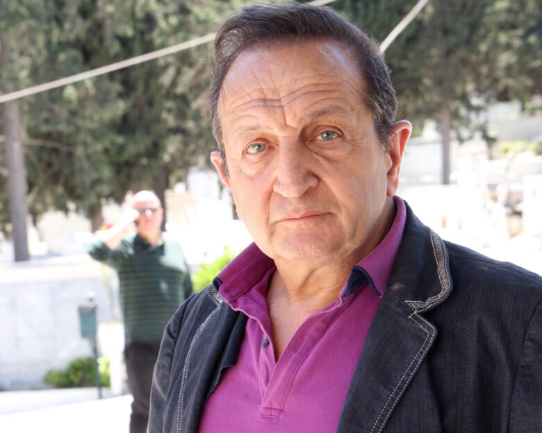 Ο Σπύρος Μπιμπίλας απαντά στον Πέτρο Φιλιππίδη που τον αποκάλεσε «ανέκδοτο»: Είχες εμένα για να γίνονται καλύτερες οι παραστάσεις σου