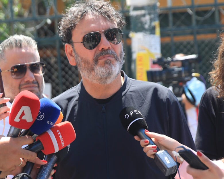 Στάθης Αγγελόπουλος: Δικάζεται σήμερα ο τραγουδιστής για ενδοοικογενειακή βία