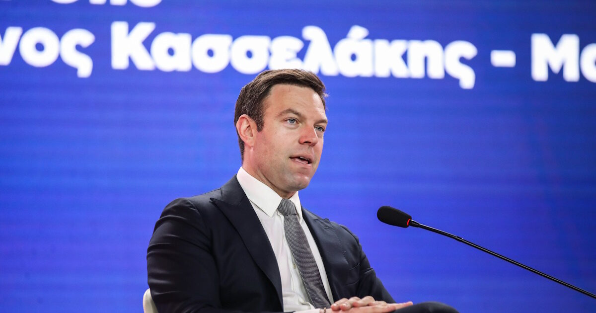 Αντιπαράθεση Στέφανου Κασσελάκη – Δημήτρη Μαρκόπουλου: «Για λάθος λέξη σε υπότιτλο ενός site απειλεί με μηνύσεις»