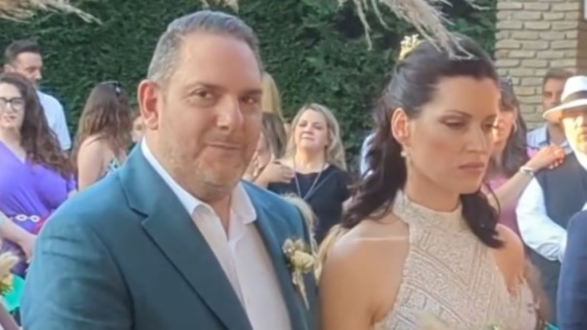 Οι νιόπαντροι, Στέλιος Διονυσίου και Αγνή Καλουμένου
