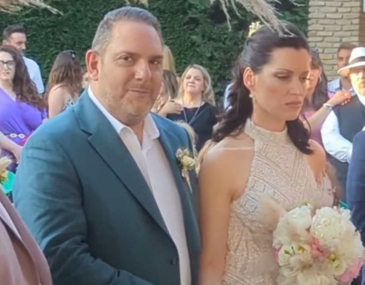 Οι νιόπαντροι, Στέλιος Διονυσίου και Αγνή Καλουμένου