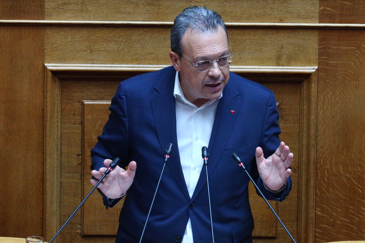 Ο Σωκράτης Φάμελλος στο βήμα της Βουλής