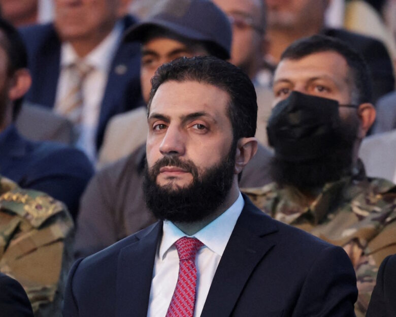 Ο Αχμέντ αλ Γκολάνι «έγινε» αλ Σάρα όμως παραμένει υπηρέτης πολλών «αφεντάδων» της νέας Συρίας – Ανάλυση DW