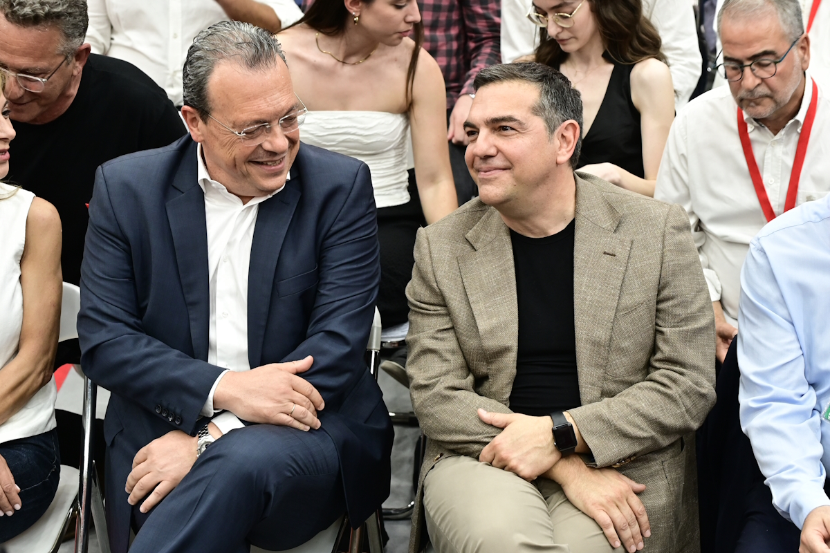 Ο Σωκράτης Φάμελλος και ο Αλέξης Τσίπρας στο 5ο Συνέδριο του ΣΥΡΙΖΑ