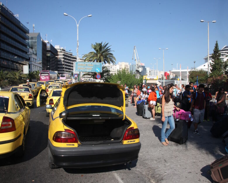 Συνελήφθη κι άλλος οδηγός ταξί για υπερχρέωση επιβατών στο λιμάνι του Πειραιά – Χρέωνε τετραπλάσια αξία
