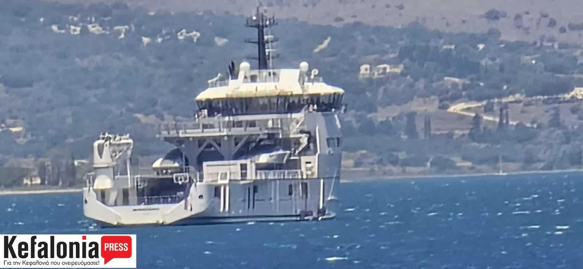 Το υποστηρικτικό γιοτ που συνοδεύει την πολυτελή θαλαμηγό