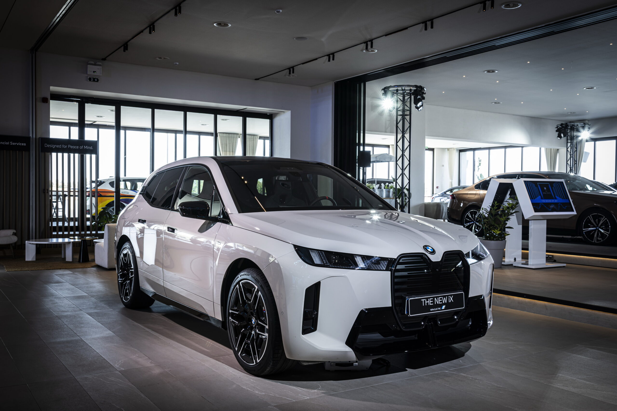 «The BMW Oikos»: Καινοτομία και πολυτέλεια από την BMW στην Αθηναϊκή Ριβιέρα