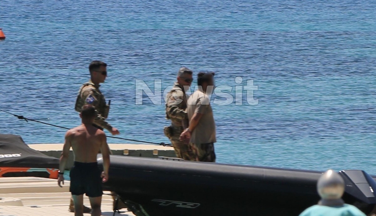 Η στιγμή της σύλληψης του Τούρκου