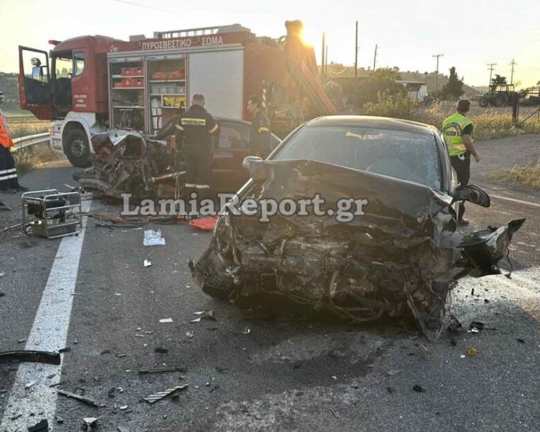 Βοιωτία: Τροχαίο δυστύχημα έξω από τη Θήβα – Σκοτώθηκε ζευγάρι σε μετωπική σύγκρουση 2 αυτοκινήτων