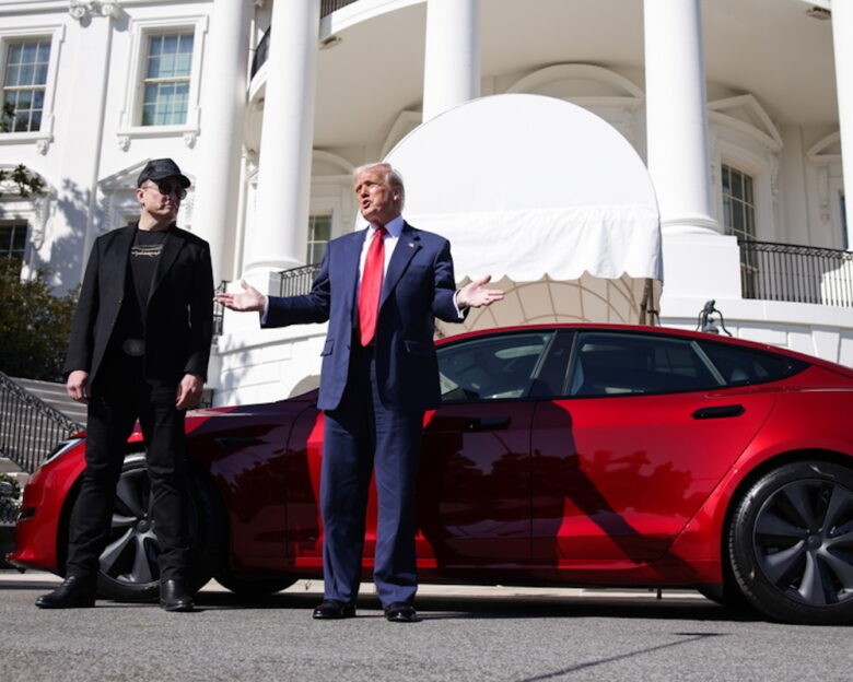 Πλήγμα 150 δισ. δολαρίων στην Tesla από την σύγκρουση Μασκ – Τραμπ