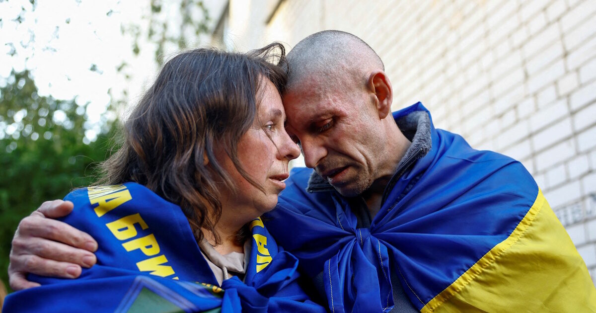 Ukraine announces exchange of captives with Russia next week