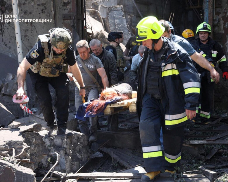 Ουκρανία: 11 νεκροί από φονική πυραυλική επίθεση που εξαπέλυσε η Ρωσία στην πόλη Ντνιπροπετρόφσκ