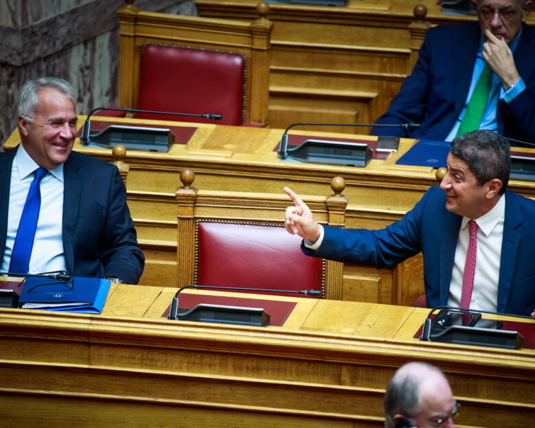 Σκάνδαλο ΟΠΕΚΕΠΕ: Τη Δευτέρα στη Βουλή η δικογραφία για Βορίδη και Αυγενάκη – «Μοντέλο Τεμπών» προαναγγέλλει η κυβέρνηση