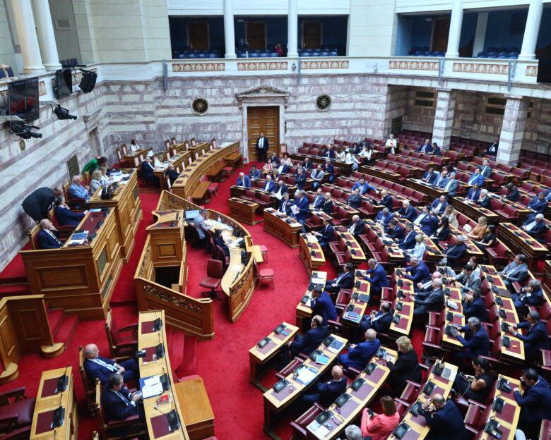 Βουλή: Προβλήματα με το καλημέρα στη συζήτηση για Προανακριτική – Το χρονόμετρο, οι ενστάσεις και οι εντάσεις