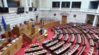 Συζήτηση στη Βουλή νομοσχεδίων του υπουργείου Εξωτερικών
