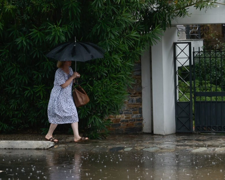 Καιρός αύριο: Μικρή πτώση της θερμοκρασίας – Καταιγίδες σε Πελοπόννησο και Στερεά