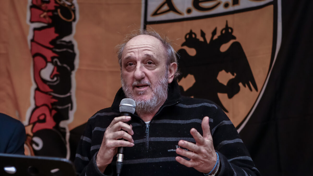 Ο Δημήτρης Χατζηχρήστος