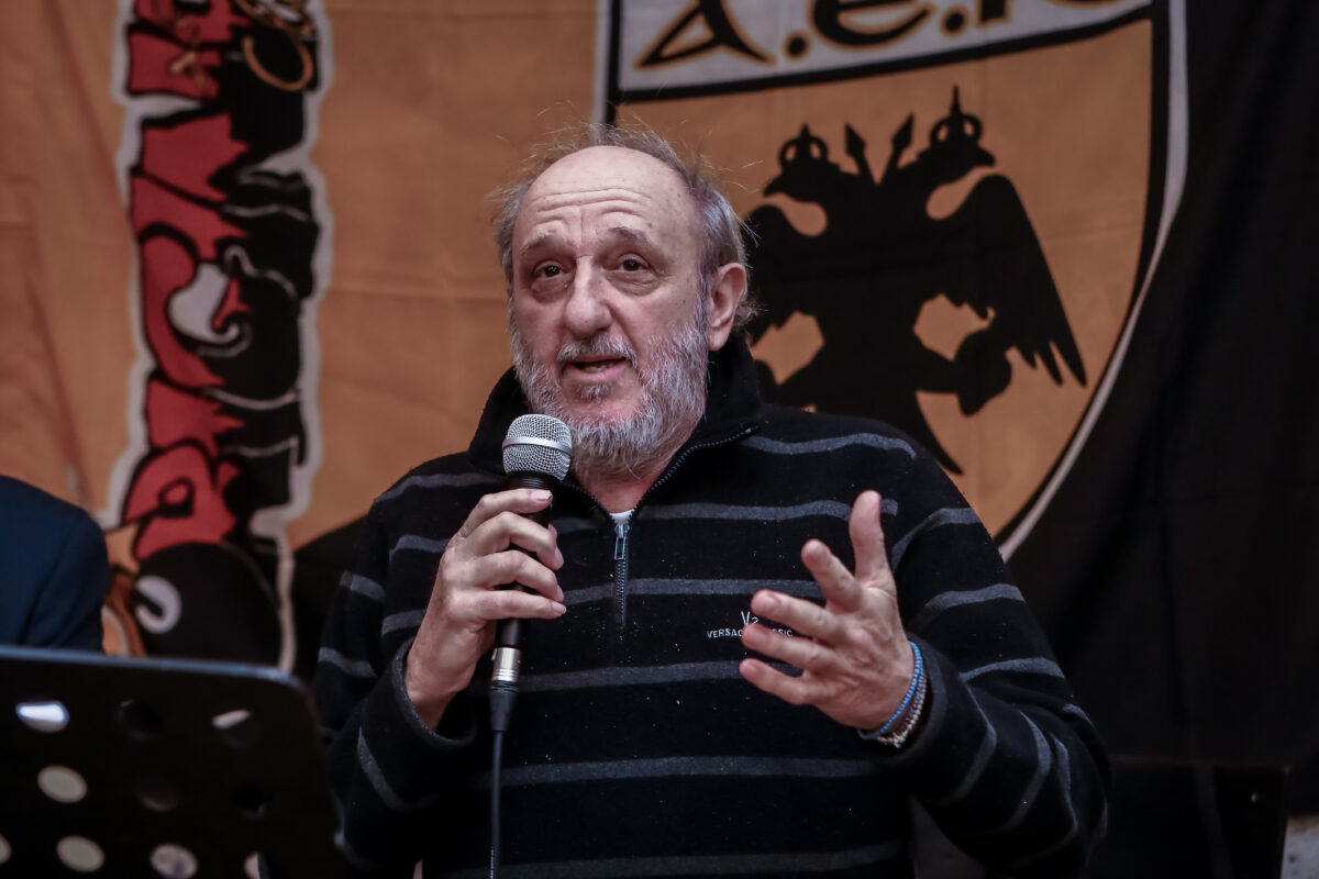 Ο Δημήτρης Χατζηχρήστος