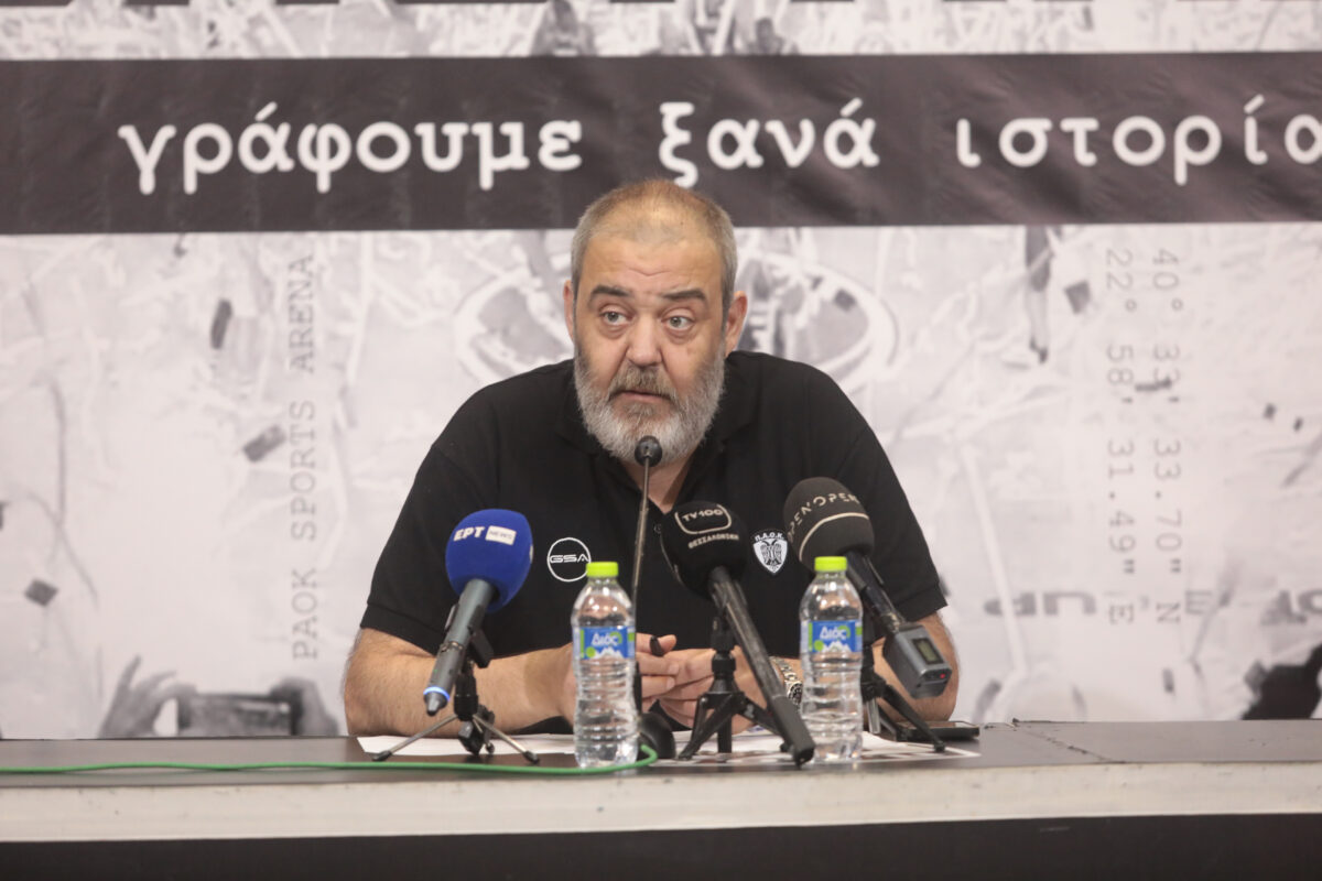 Ο Θανάσης Χατζόπουλος