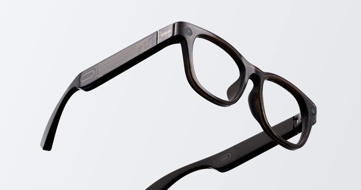 Glasses translate into real -time whatever you see and hear, they act as mobile and answer questions
