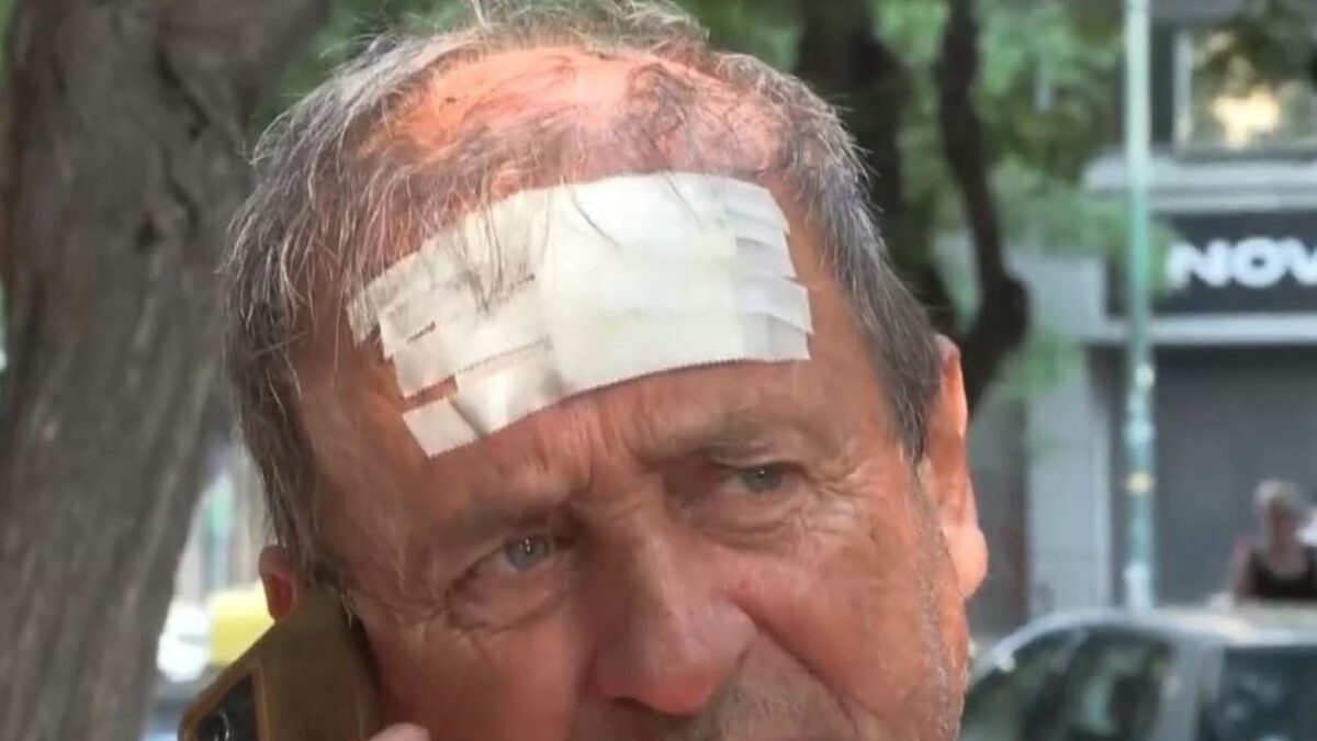 Ο υπάλληλος καθαριότητας του δήμου Αθηναίων που δέχτηκε επίθεση με μαχαίρι