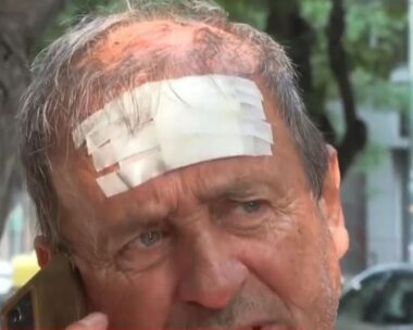 Ο υπάλληλος καθαριότητας του δήμου Αθηναίων που δέχτηκε επίθεση με μαχαίρι