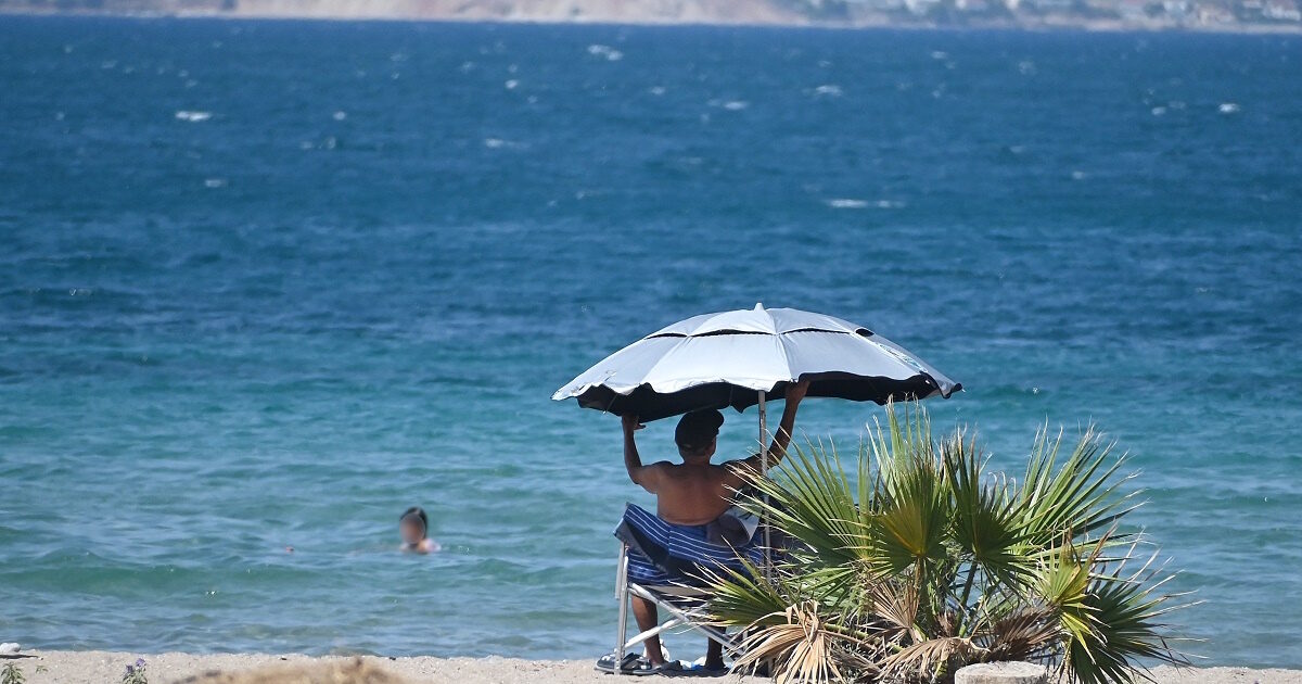 Καιρός: Υποχωρεί η ζέστη και ζωηρεύουν οι βοριάδες – «Συναγερμός» για φωτιές μέχρι το τέλος της εβδομάδας