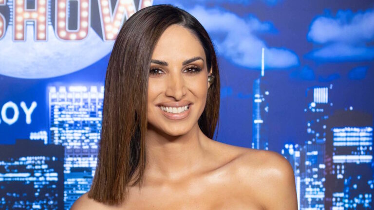 Η Λένα Ζευγαρά στο πλατό της εκπομπής «The 2night show»