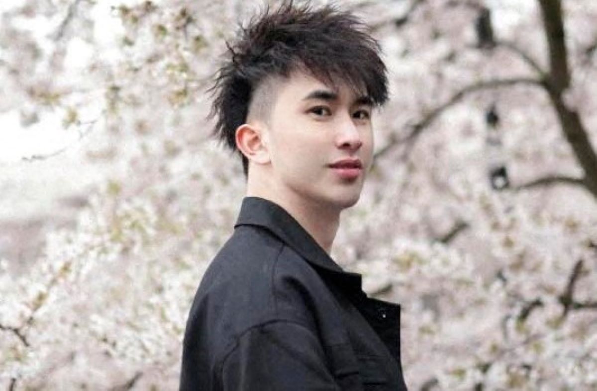 Ο Zhenhao Zou