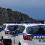 Περιπολικά της Ελληνικής Αστυνομίας σε παραλία