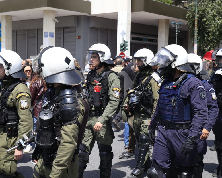 Νέα Φιλαδέλφεια: Συμπλοκές με τραυματίες αστυνομικούς μετά τον αγώνα της ΑΕΚ