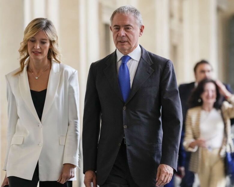 Ιταλία: Σάλος με σύζυγος πολιτικού που παρέκαμψε την ουρά στο αεροδρόμιο της Ρώμης – «Πρέπει να ντρέπεστε»