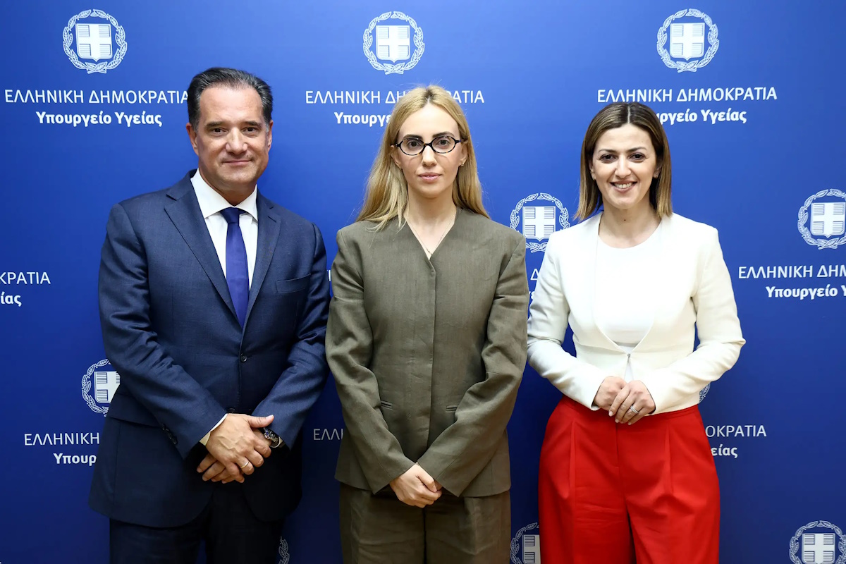 Ο Άδωνις Γεωργιάδης η Χριστίνα - Μαρία Κράββαρη και Ειρήνη Αγαπηδάκη