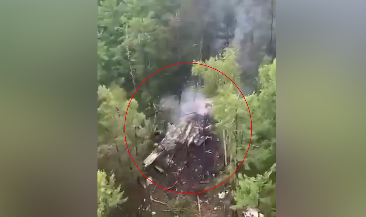 Τα συντρίμμια του αεροπλάνου An-24
