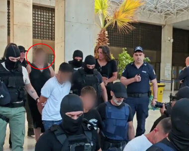Η πρώην σύζυγος του Πολωνού καθηγητή που δολοφονήθηκε στην Αγία Παρασκευή και οι συνεργοί της οδηγούνται στον εισαγγελέα