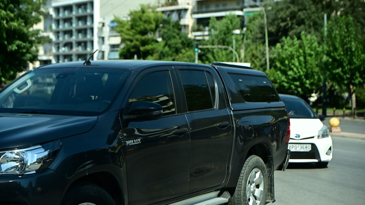 Οι συλληφθέντες για τη δολοφονία στην Αγία Παρασκευή οδηγούνται στην Ευελπίδων