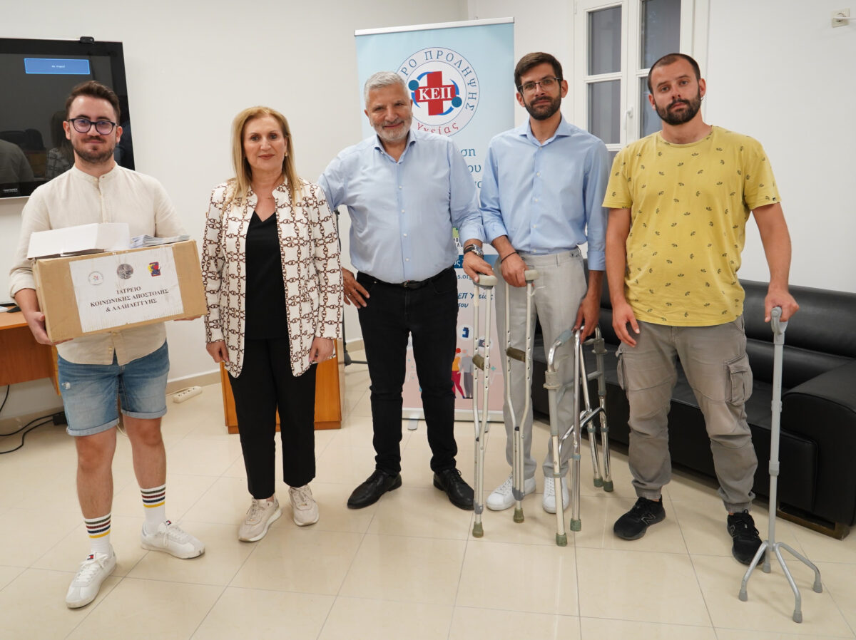 Παράδοση φαρμάκων και υγειονομικού υλικού στο Ιατρείο του Αη Στράτη