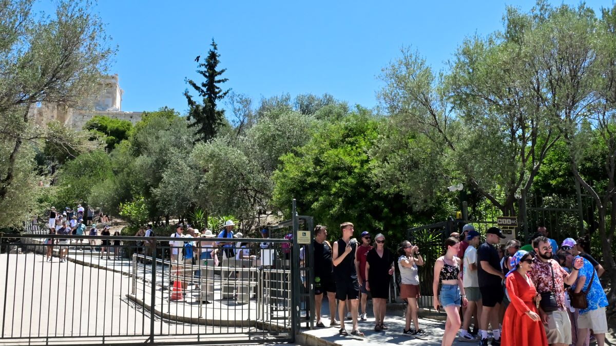 Τουρίστες στην Ακρόπολη