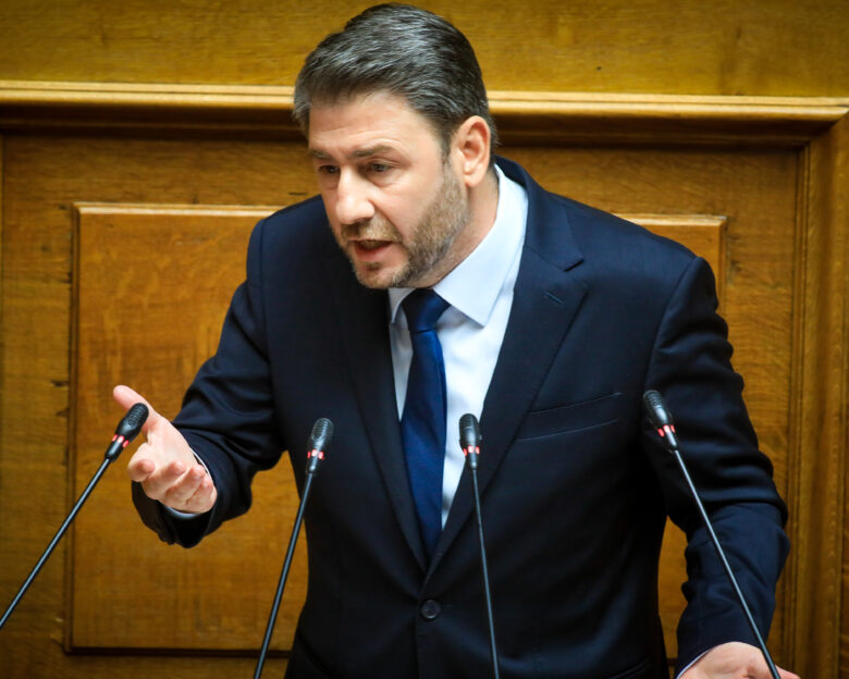 «Βράζουν» στο ΠΑΣΟΚ εναντίον του Μαξίμου – «Θέλουν να μας βάλουν στο κάδρο των ευθυνών» – Έως αύριο η πρόταση για προανακριτική