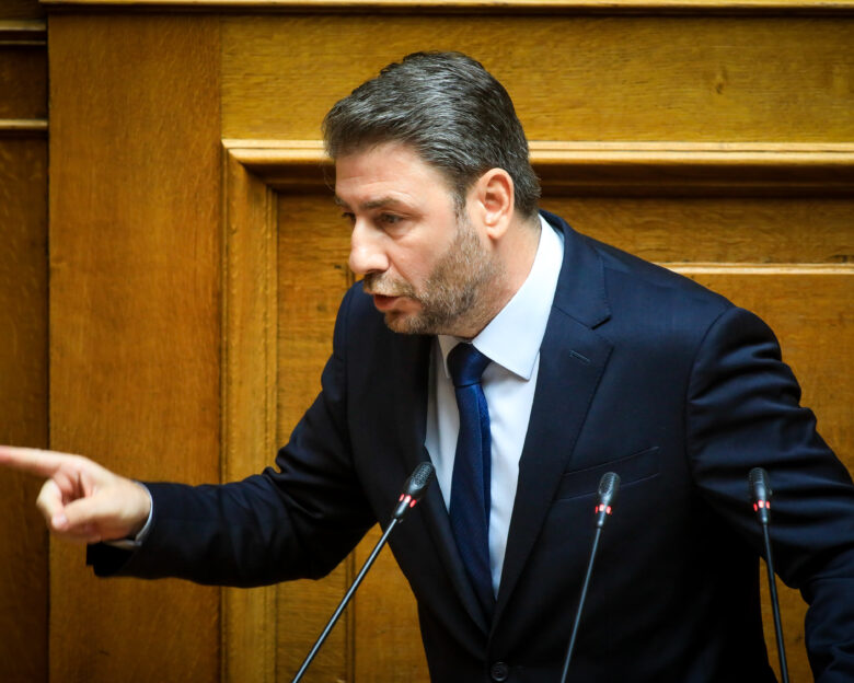 «Πάρτι» απευθείας αναθέσεων καταγγέλλει το ΠΑΣΟΚ – Κατατέθηκε τροπολογία στη Βουλή