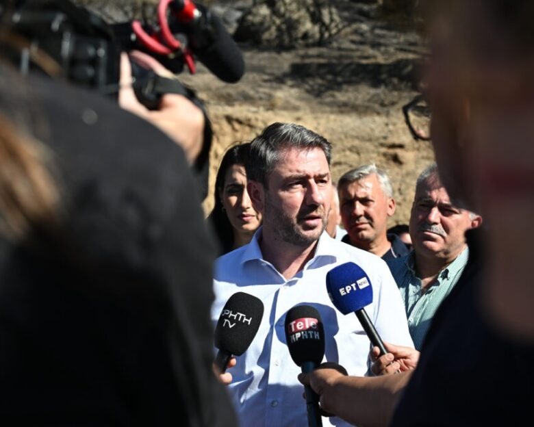 Σε εσωτερική περιδίνηση το ΠΑΣΟΚ για το σκάνδαλο ΟΠΕΚΕΠΕ – Η παραίτηση Λαμπρόπουλου που άναψε φωτιές