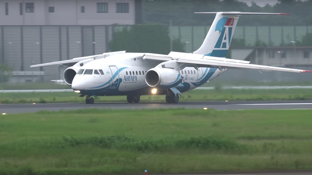 Αεροπλάνο της Angara-airlines