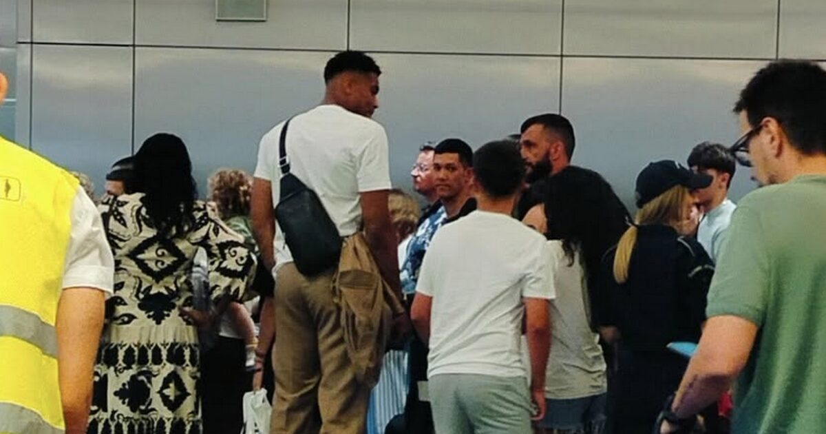 Ο Γιάννης Αντετοκούνμπο βρίσκεται στα Χανιά για διακοπές – «Γέμισε ανθρωπιά και ταπεινότητα το αεροδρόμιο»