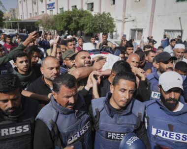 Κηδεία δημοσιογράφου στη Γάζα / AP Photo / Jehad Alshrafi